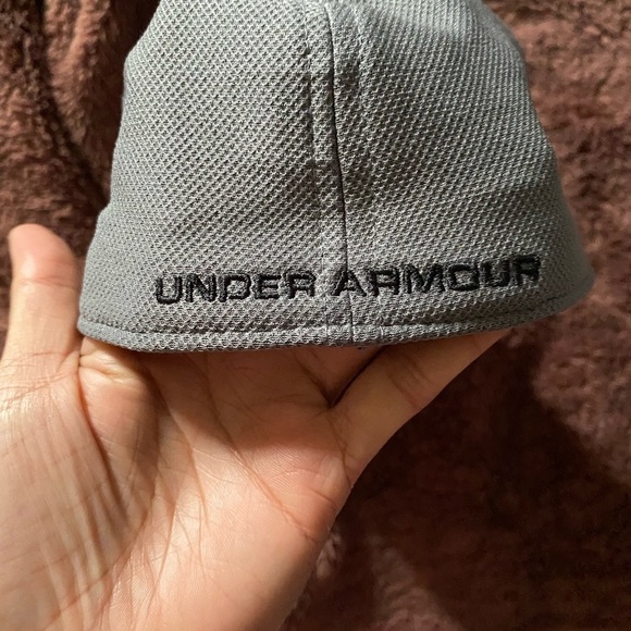 Under Armour Men's Gray Cap L/XL - Picture 2 of 7